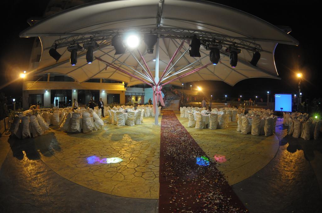 Platinum Hotel Tyre Luaran gambar