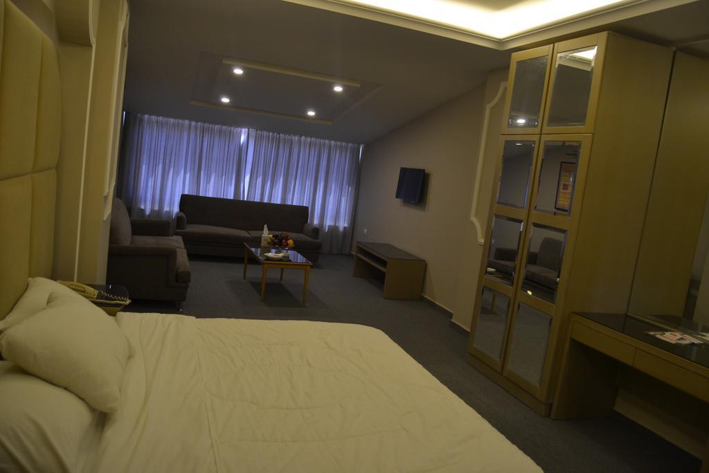 Platinum Hotel Tyre Luaran gambar