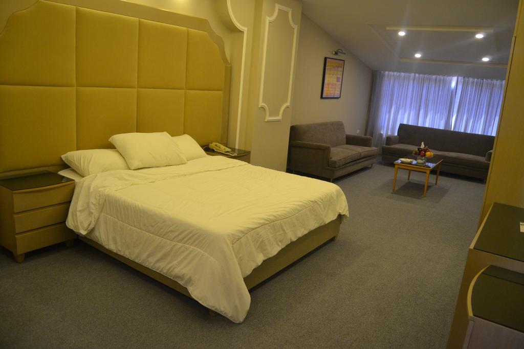 Platinum Hotel Tyre Luaran gambar