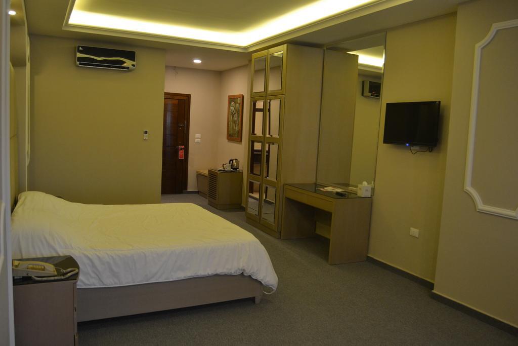 Platinum Hotel Tyre Luaran gambar