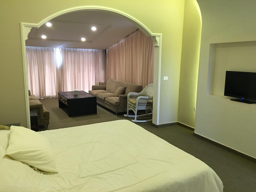 Platinum Hotel Tyre Luaran gambar