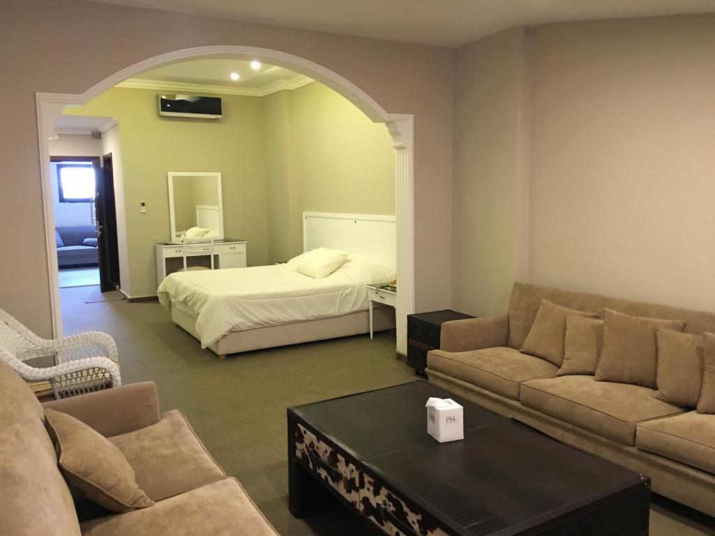 Platinum Hotel Tyre Luaran gambar